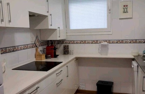 Sitges Apartment | Primera Línea de Mar, Jardín Privado y Piscina