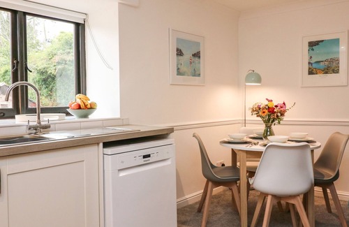 Chillington Cottage | PRIMROSE AT STANCOMBE MANOR, NR KINGSBRIDGE, pet friendly in Sherford