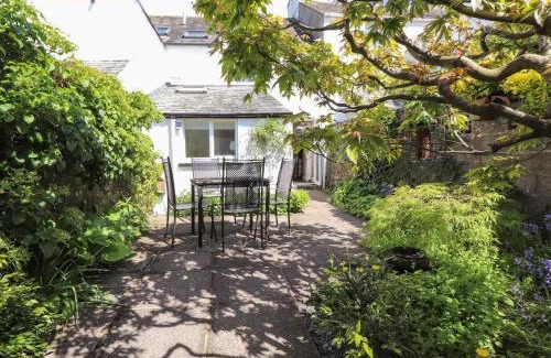 Keswick House | Primrose Cottage