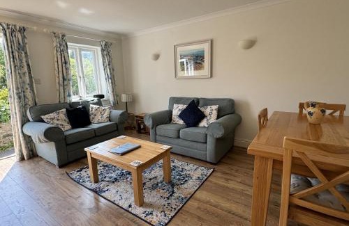 Dittisham House | Primrose Cottage - South facing cottage in the heart of Dittisham