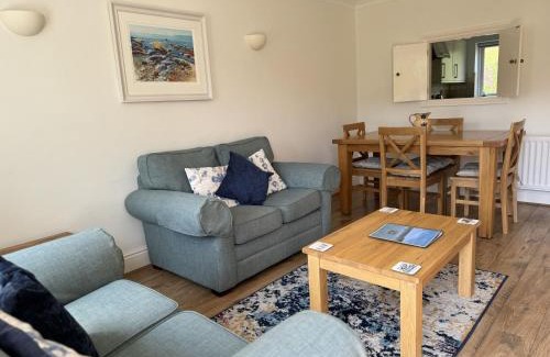 Dittisham House | Primrose Cottage - South facing cottage in the heart of Dittisham