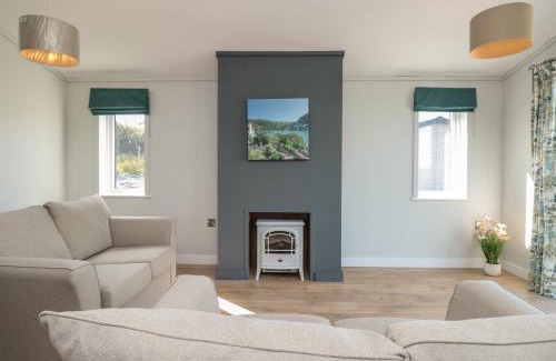 Dartmouth House | Primrose Lodge