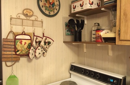 Jefferson Cabin | Primrose Rustic Country Cabin 2 Bedroom 1Bath Cabin 9 Miles From Jefferson Tx .