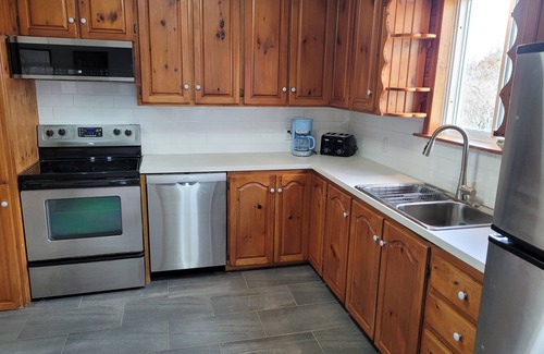 Prince Edward Cottage | Prince Edward County Pond-Side Getaway! Family-friendly private oasis!
