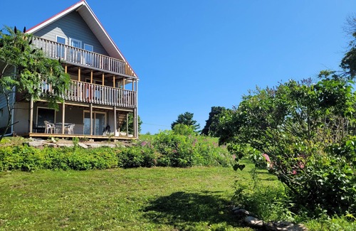 Prince Edward Cottage | Prince Edward County Pond-Side Getaway! Family-friendly private oasis!