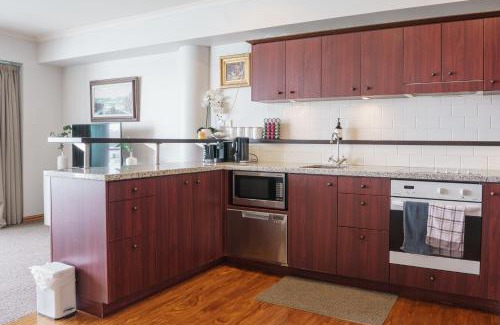 Auckland Central Business District Apartment | Princes Wharf - Bridge View