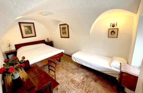 Isolabona Apartment | Principessa Grace Apartment Isolabona Italy Sleeps 3