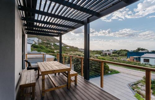 Pringle Bay Apartment | Prinia on Peak in Pringle Bay