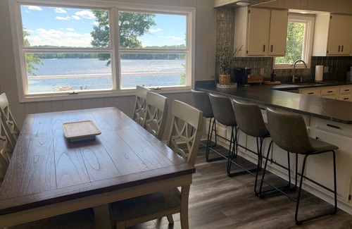 Markville House | Pristine 3-Bedroom 2-Bath Northwoods Lake Cabin