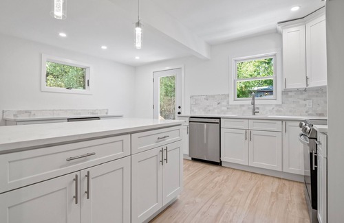 Long Island House | Pristine 7BR 4.5BA house w/heated Pool at Fire Island Pines 500' to ocean