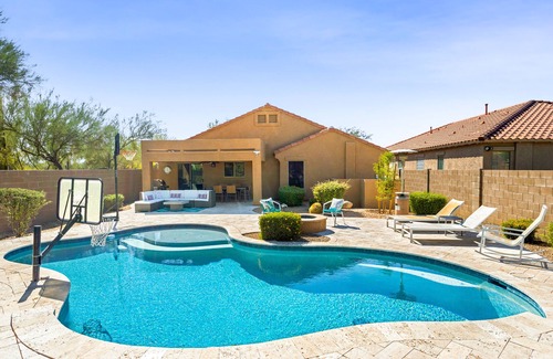 Desert Ridge House | Pristine Desert Ridge home with a pool & backyard oasis - dog-friendly