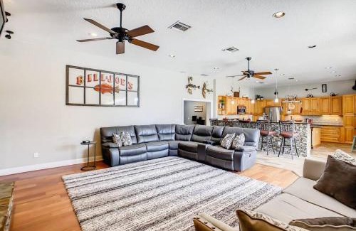 Fairvilla House | Pristine Lakeside 3BR Home w Private Pool
