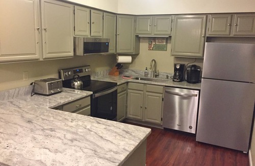 Lincoln Condo | Pristine Loon Condo#2-King/Queen/Bunk Beds-In&Outdoor Pools,Gym,Wifi,Town Center
