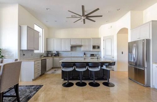 Fountain Hills House | Pristine Luxury Estate, Views, Sleeps 26, Heated Pool & Spa