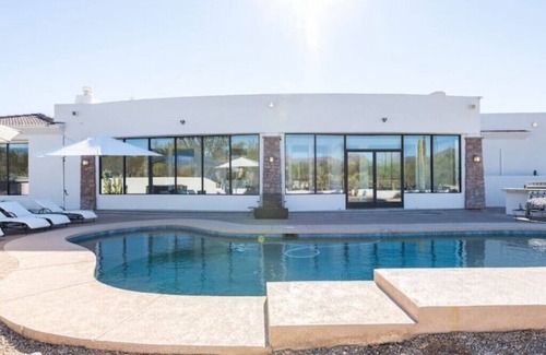 Fountain Hills House | Pristine Luxury Estate, Views, Sleeps 26, Heated Pool & Spa