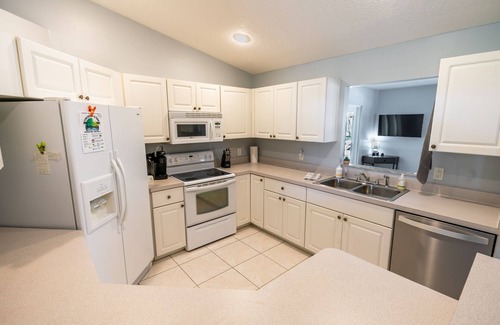 Sebastian Highlands House | 🍹🌞 Pristine Paradise! Heated Private Pool, Boat Parking, Near Beaches!