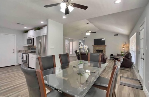 Chandler House | Pristine! Single-Story Home with Pool in Chandler
