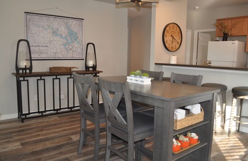 Lake Ozark Condo | Pristine-Top Floor & Amazing Main Channel Views! Prime Location.