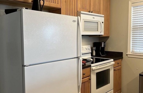Lake Ozark Condo | Pristine-Top Floor & Amazing Main Channel Views! Prime Location.