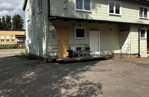 Hallabrottet Apartment | Prisvärd Lägenhet Nära Kumla & Örebro!