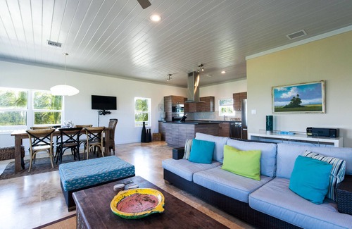 North Palmetto Point House | Priv. Beachfront Estate w/Htd Pool, Tennis Ct, Basketball, Kayaks, Pickleball
