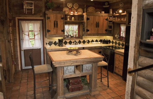 Cumby House | Privacy and Seclusion - House in Private Nature Preserve, Dragon Ranch
