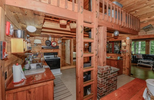 Casco House | Privacy and Tranquility - Lakefront Getaway