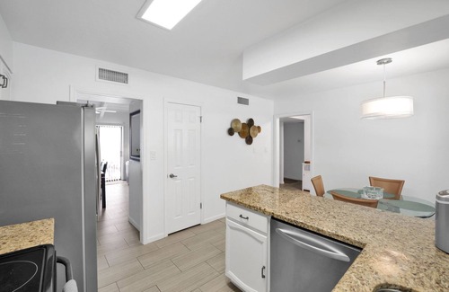South Scottsdale House | Privacy-Family Friendly, Pet Friendly, Clean, Tennis, Green Belt, Private Patio