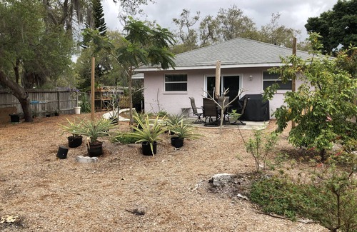 Englewood Apartment | Privacy just minutes from Englewood Beach