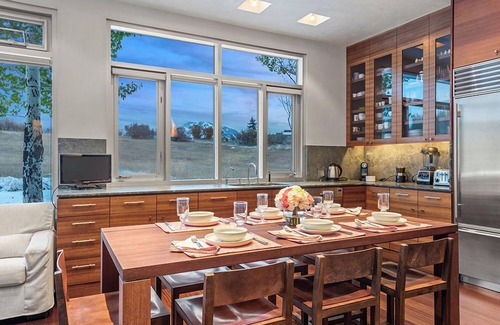 Red Mountain House | Privacy, Space & Views: Harry Teague Modern Design on Red Mountain