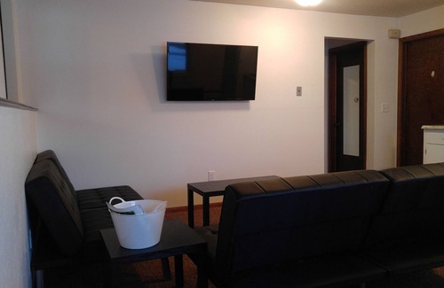Bismarck Apartment | Private 1 Bed Home - 3 mi to Both Hosp. & 1 mi to ND Capital