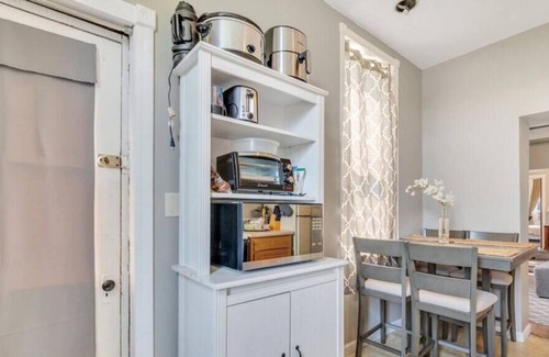 Tower Grove East Apartment | Private 1 bedroom | 10 minutes from everything!