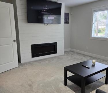 Langley House | Private 1 bedroom in Brookswood