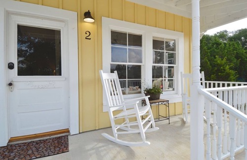 Canyon Lake Cottage | Private 1B/1B Romantic Ranch Cottage Getaway