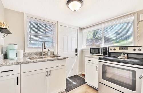 Wichita House | Private 1BD/1Bath *Extended Stay Retreat!*