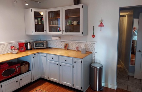 East End - Valley Street Apartment | Private 1BR Apt in South Slope
