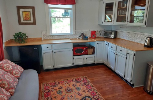 East End - Valley Street Apartment | Private 1BR Apt in South Slope