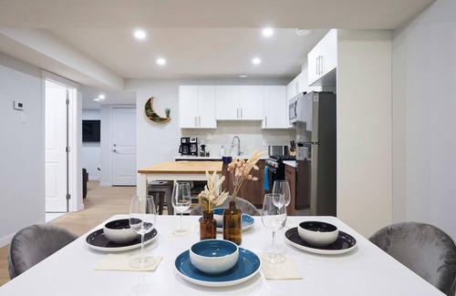 West Edmonton House | Private 1BR Basement Suite | Full Kitchen, Sofa Bed, Near WEM
