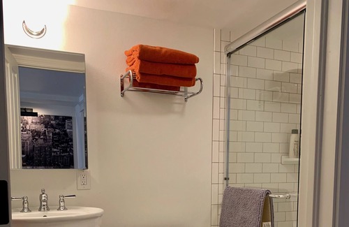 Downtown House | Private 2 bdrm, 1 bth, wet bar, renovated suite, Wifi, W/D