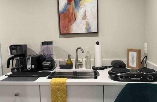 Washington House | Private 2 Bdrm Luxury Suite minutes from Navy Yardn