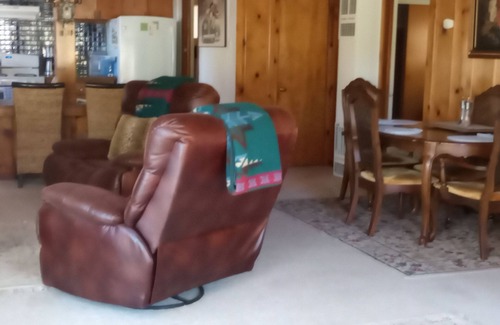 Anchor Bay House | Private 2 Bedrm 1 Bath On Acre Plus, Children And Pets Welcome.