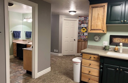 South Weber Apartment | Private 2-bedroom apartment, prime location close to Ski resorts, hiking & golf
