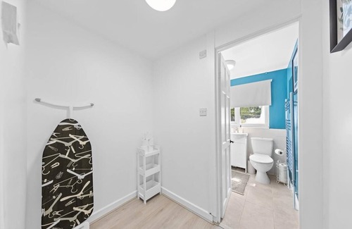 Chatham Apartment | Private 2 Bedroom in Chatham, Medway with garden