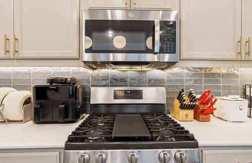 Travis County Apartment | PRIVATE 2 BEDROOM LOFT IN A SHARED HOME, SOUTH AUSTIN, AC, WIFI, FREE PARKING