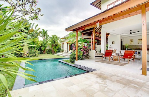 Sunset Road Villa | Private 2 bedroom Villa, central Seminyak with huge L-shaped private pool