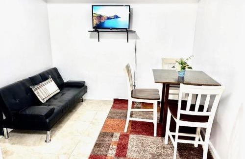 Queens Apartment | PRIVATE 2 BR Apt with PRIVATE Backyard in LIC !