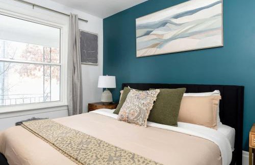 Brockton Village House | Private 2 Storey Home with 3BR-2BA by Queen West