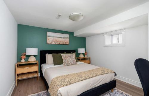 Brockton Village House | Private 2 Storey Home with 3BR-2BA by Queen West