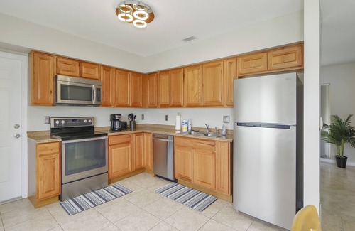 Greater Northdale House | Private 2 Story Corner Home - Games Room - Spacious