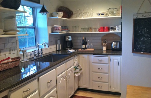 Los Olivos Cottage | Private 2 Story Cottage - Walk to Los Olivos!